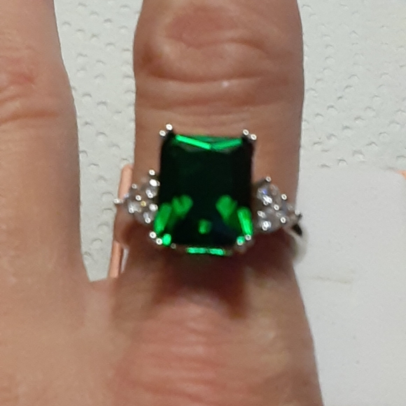 925 Silver emerald ring size 6, brand new - Picture 6 of 7